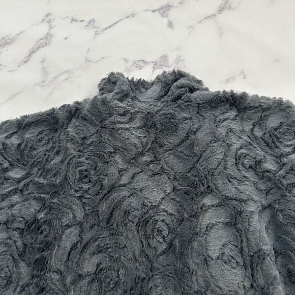 Pretty Angel Faux Fur Shrug Cardigan Sweater One Size New Gray Floral Open Front - Picture 10 of 13